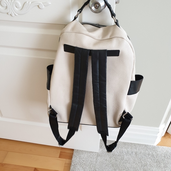 Backpack - Picture 5 of 17